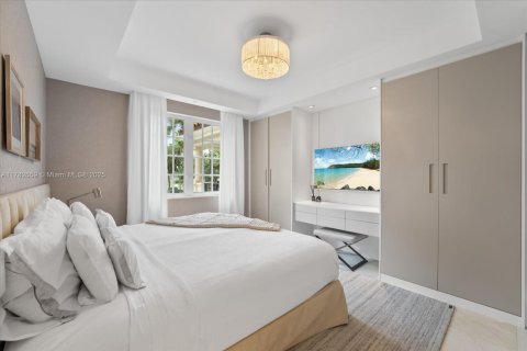 Condo in Miami Beach, Florida, 4 bedrooms  № 1862603 - photo 28