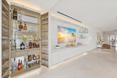Condo in Miami Beach, Florida, 4 bedrooms  № 1862603 - photo 10