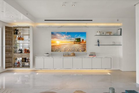 Condo in Miami Beach, Florida, 4 bedrooms  № 1862603 - photo 9