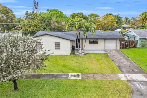 Casa en Cutler Bay, Florida 4 dormitorios, 170.66 m2 № 2047371