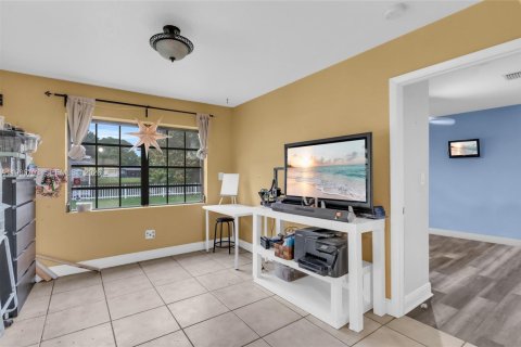 Villa ou maison à vendre à Cutler Bay, Floride: 4 chambres, 170.66 m2 № 2047371 - photo 9