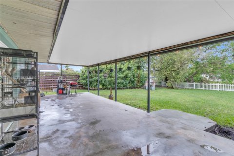 Villa ou maison à vendre à Cutler Bay, Floride: 4 chambres, 170.66 m2 № 2047371 - photo 16