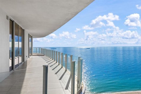 Condo in Fort Lauderdale, Florida, 4 bedrooms № 2246568 - photo 14