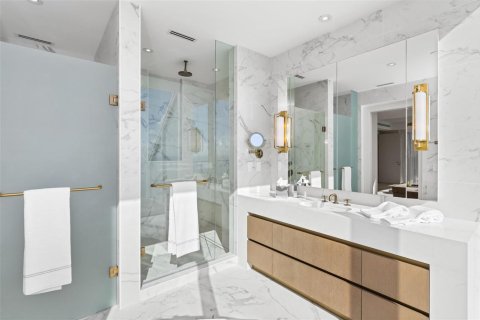 Condo in Fort Lauderdale, Florida, 4 bedrooms № 2246568 - photo 26