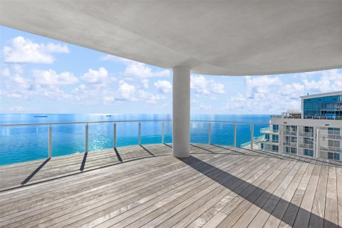 Condo in Fort Lauderdale, Florida, 4 bedrooms № 2246568 - photo 8