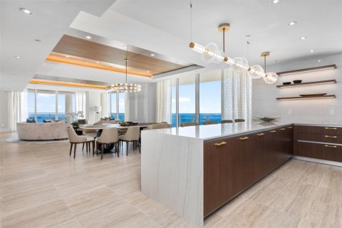 Condo in Fort Lauderdale, Florida, 4 bedrooms № 2246568 - photo 15