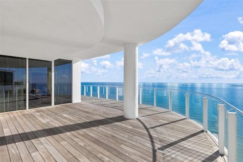 Condo in Fort Lauderdale, Florida, 4 bedrooms № 2246568 - photo 9