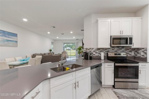 Casa en venta en Daytona Beach, Florida, 4 dormitorios, 194.44 m2 № 2151431 - foto 4