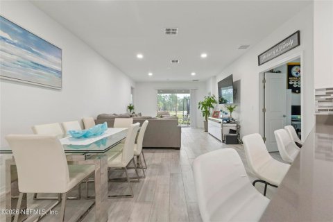 Casa en venta en Daytona Beach, Florida, 4 dormitorios, 194.44 m2 № 2151431 - foto 2