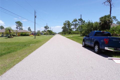 Land in Rotonda, Florida № 1843068 - photo 10