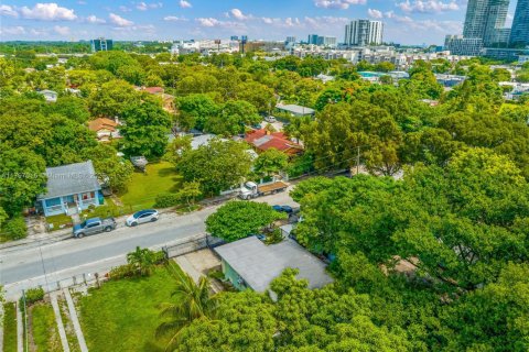 Immobilier commercial à vendre à Miami, Floride: 153.66 m2 № 1861390 - photo 12