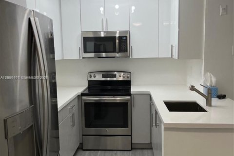 Copropriété à louer à Coconut Creek, Floride: 2 chambres, 85.47 m2 № 2367957 - photo 2