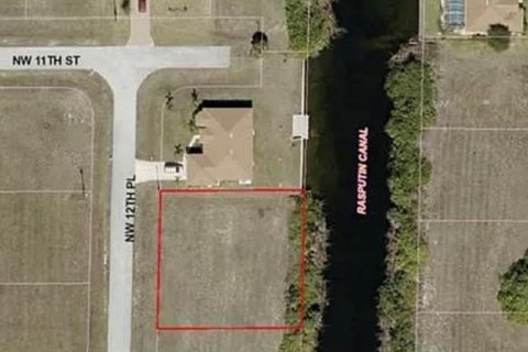 Land in Cape Coral, Florida № 1295947 - photo 1