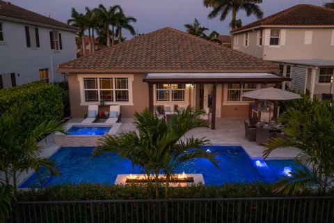 House in Parkland, Florida 4 bedrooms, 230.03 sq.m. № 2154325 - photo 4