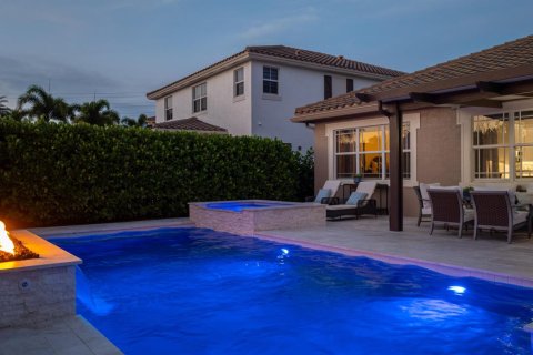 House in Parkland, Florida 4 bedrooms, 230.03 sq.m. № 2154325 - photo 13