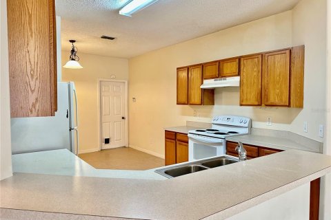 House in Davenport, Florida 5 bedrooms, 169.55 sq.m. № 1909285 - photo 7