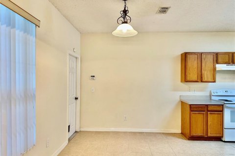 House in Davenport, Florida 5 bedrooms, 169.55 sq.m. № 1909285 - photo 3