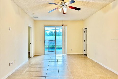 House in Davenport, Florida 5 bedrooms, 169.55 sq.m. № 1909285 - photo 10
