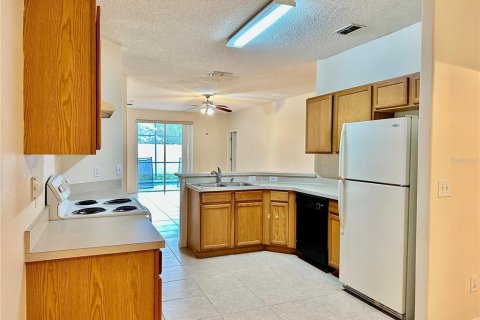 House in Davenport, Florida 5 bedrooms, 169.55 sq.m. № 1909285 - photo 6