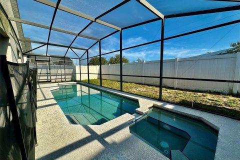 House in Davenport, Florida 5 bedrooms, 169.55 sq.m. № 1909285 - photo 26