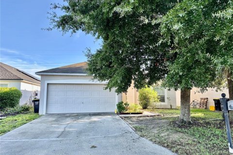 House in Davenport, Florida 5 bedrooms, 169.55 sq.m. № 1909285 - photo 2
