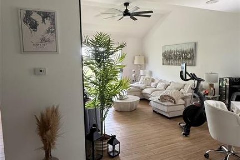 Copropriété à louer à Saint Petersburg, Floride: 2 chambres, 72.46 m2 № 2402988 - photo 6