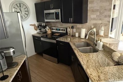 Copropriété à louer à Saint Petersburg, Floride: 2 chambres, 72.46 m2 № 2402988 - photo 4