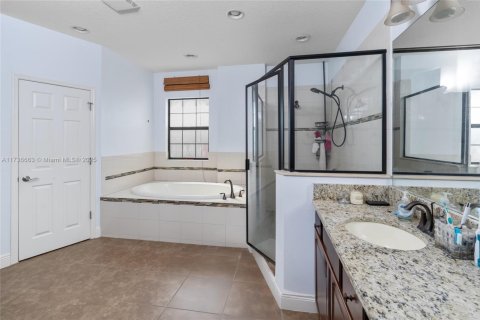House in Riverview, Florida 5 bedrooms № 1864444 - photo 10