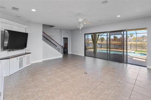 House in Riverview, Florida 5 bedrooms № 1864444 - photo 3