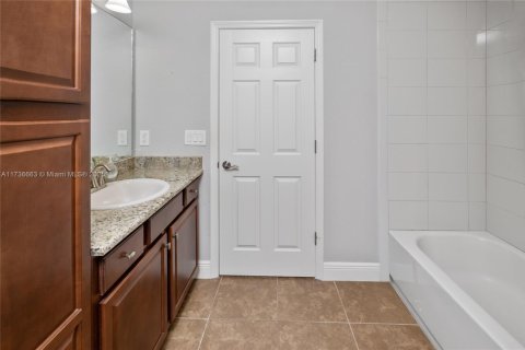 House in Riverview, Florida 5 bedrooms № 1864444 - photo 16