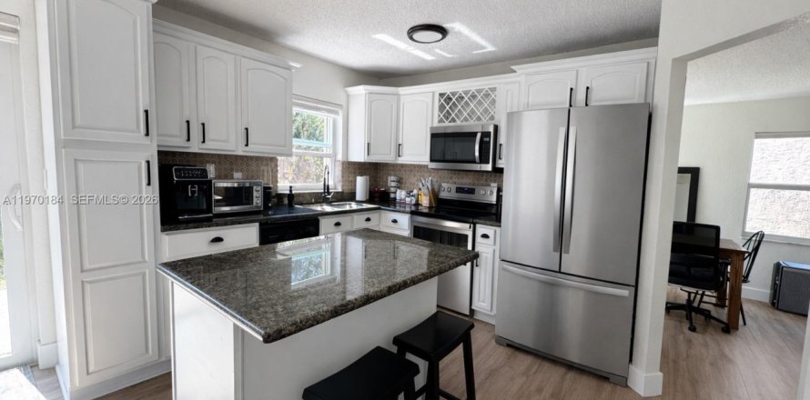 Casa en Plantation, Florida 3 dormitorios, 137.87 m2 № 2030930