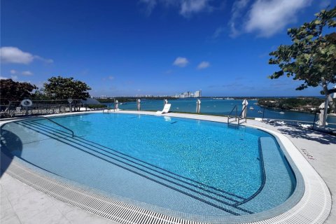 Copropriété à vendre à Bay Harbor Islands, Floride: 4 chambres, 309.18 m2 № 2068198 - photo 4