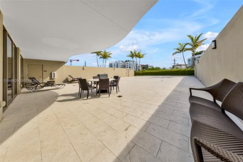 Copropriété à vendre à Bay Harbor Islands, Floride: 4 chambres, 309.18 m2 № 2068198 - photo 24