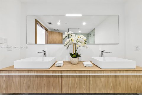 Copropriété à vendre à Bay Harbor Islands, Floride: 4 chambres, 309.18 m2 № 2068198 - photo 17