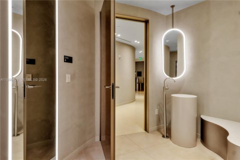 Copropriété à vendre à Bay Harbor Islands, Floride: 4 chambres, 309.18 m2 № 2068198 - photo 26