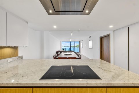 Copropriété à vendre à Bay Harbor Islands, Floride: 4 chambres, 309.18 m2 № 2068198 - photo 9