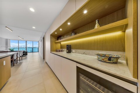 Copropriété à vendre à Bay Harbor Islands, Floride: 4 chambres, 309.18 m2 № 2068198 - photo 10