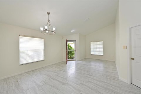 House in Lakewood Ranch, Florida 2 bedrooms, 152.17 sq.m. № 1877457 - photo 9