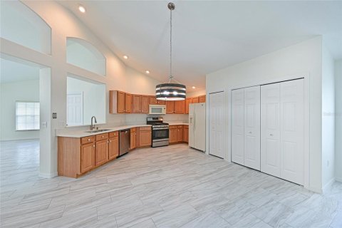 House in Lakewood Ranch, Florida 2 bedrooms, 152.17 sq.m. № 1877457 - photo 13