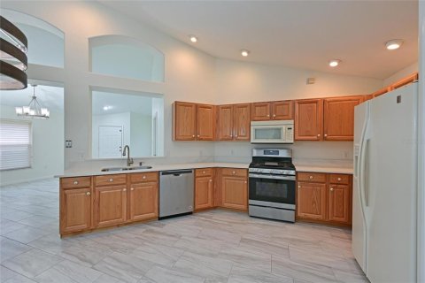 House in Lakewood Ranch, Florida 2 bedrooms, 152.17 sq.m. № 1877457 - photo 12