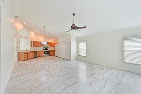 House in Lakewood Ranch, Florida 2 bedrooms, 152.17 sq.m. № 1877457 - photo 16