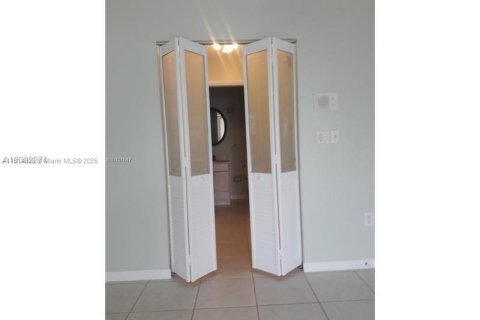 Condominio en venta en Hollywood, Florida, 4 dormitorios, 175.49 m2 № 1939568 - foto 14