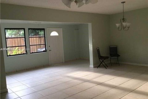 Condominio en venta en Hollywood, Florida, 4 dormitorios, 175.49 m2 № 1939568 - foto 7