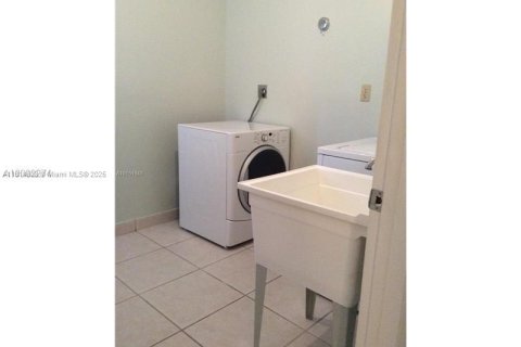 Condominio en venta en Hollywood, Florida, 4 dormitorios, 175.49 m2 № 1939568 - foto 9