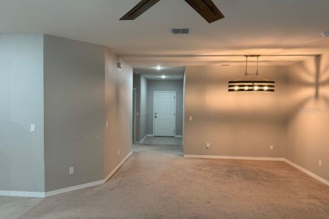 Villa ou maison à louer à Clermont, Floride: 3 chambres, 141.21 m2 № 2386547 - photo 3