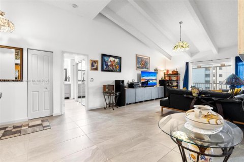 Condominio en venta en Cutler Bay, Florida, 2 dormitorios, 110.65 m2 № 2057588 - foto 3