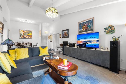 Condominio en venta en Cutler Bay, Florida, 2 dormitorios, 110.65 m2 № 2057588 - foto 2