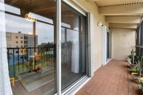 Condominio en venta en Cutler Bay, Florida, 2 dormitorios, 110.65 m2 № 2057588 - foto 19