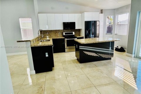 Casa en venta en Homestead, Florida, 4 dormitorios, 126.07 m2 № 1998483 - foto 9