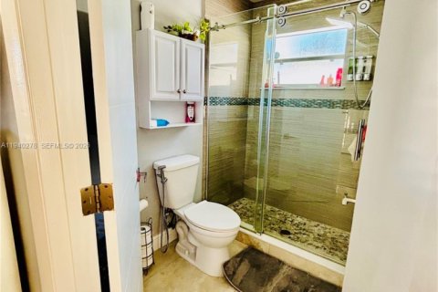 Casa en venta en Homestead, Florida, 4 dormitorios, 126.07 m2 № 1998483 - foto 7